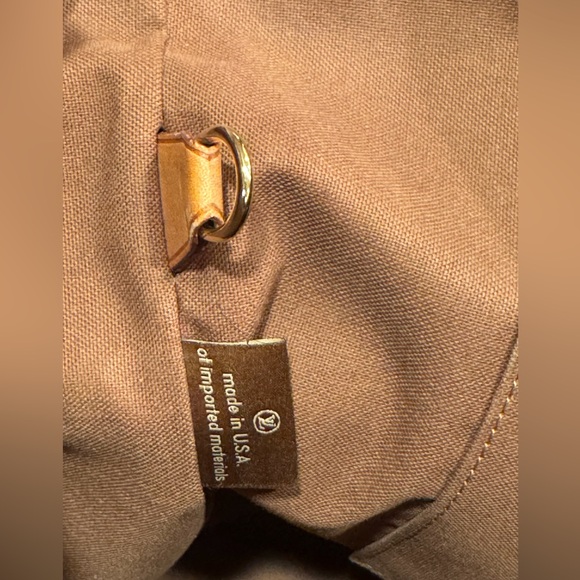 Louis Vuitton Monogram Leather Totally PM with Zipper Closure - Picture 10 of 10